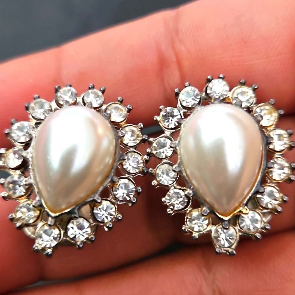 Vintage Rhinestone Faux Pearl Clip On Earrings 16mm